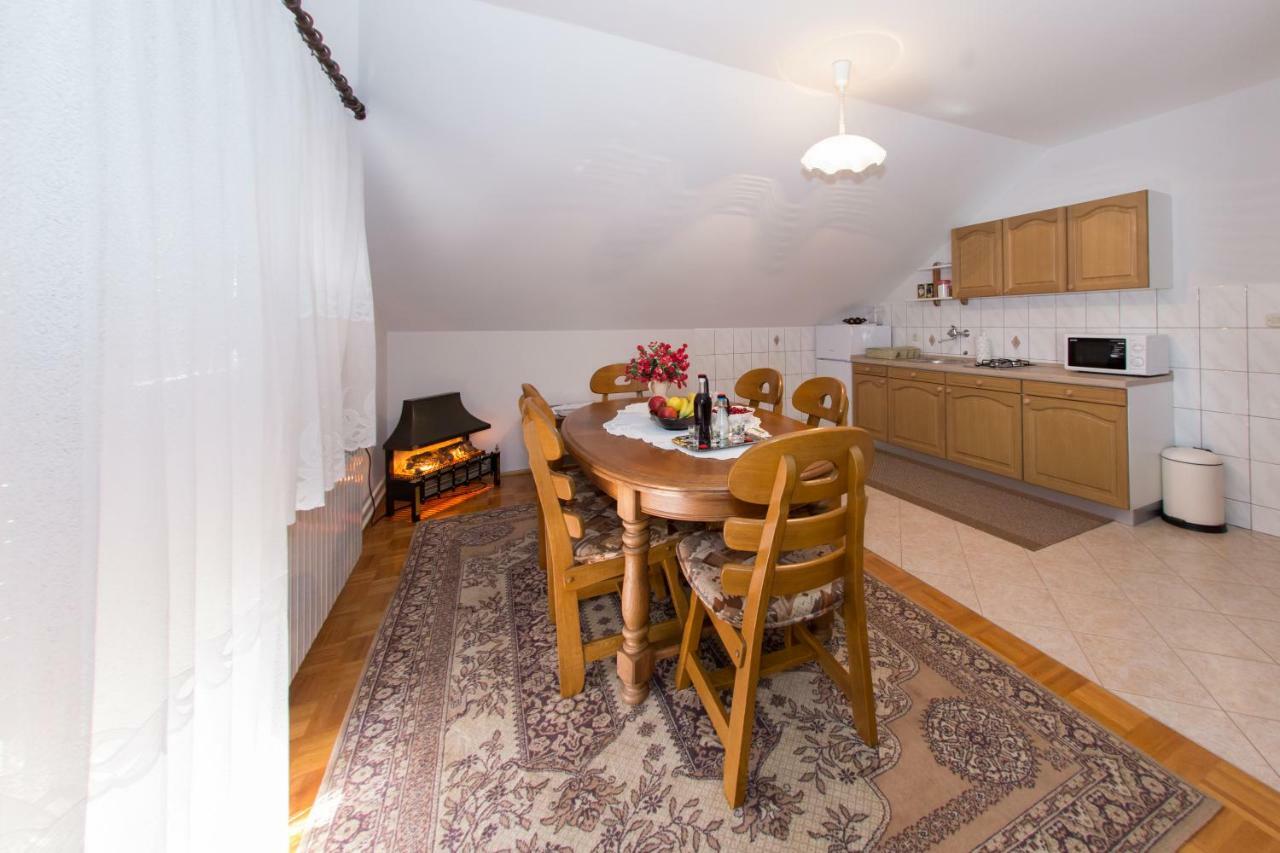 Appartamento Apartman Dubravcic Otočac Esterno foto