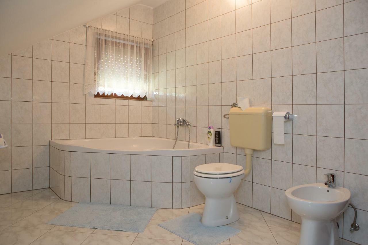 Appartamento Apartman Dubravcic Otočac Esterno foto