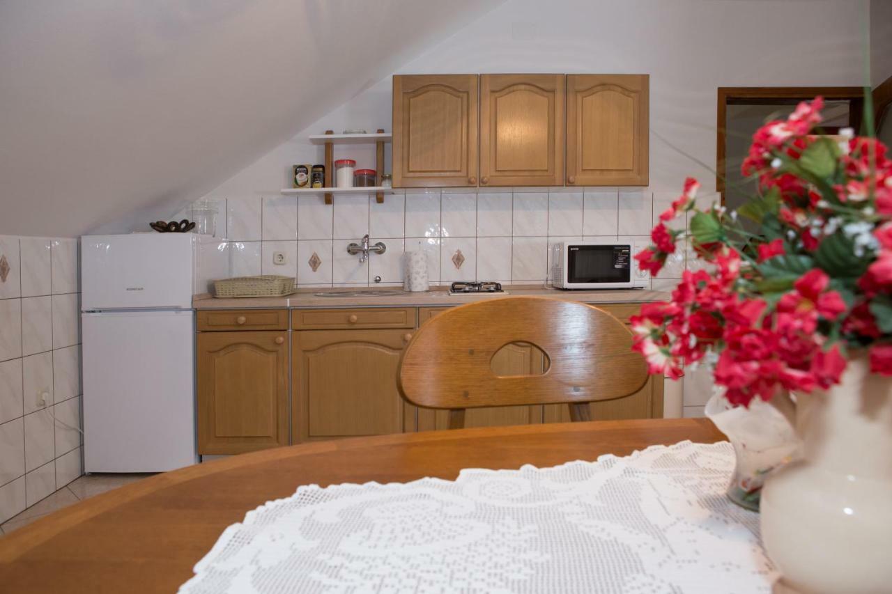 Appartamento Apartman Dubravcic Otočac Esterno foto